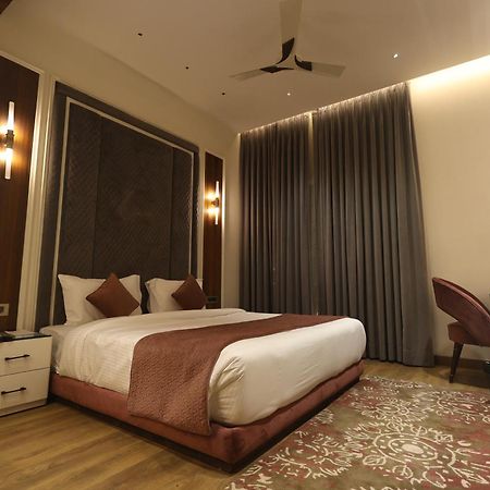 The Ramayana Hotel, Ayodhya Exteriér fotografie