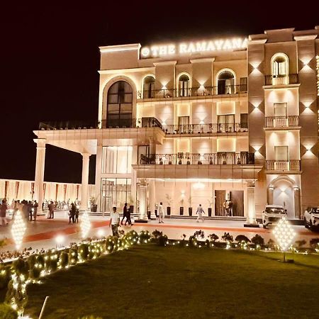 The Ramayana Hotel, Ayodhya Exteriér fotografie