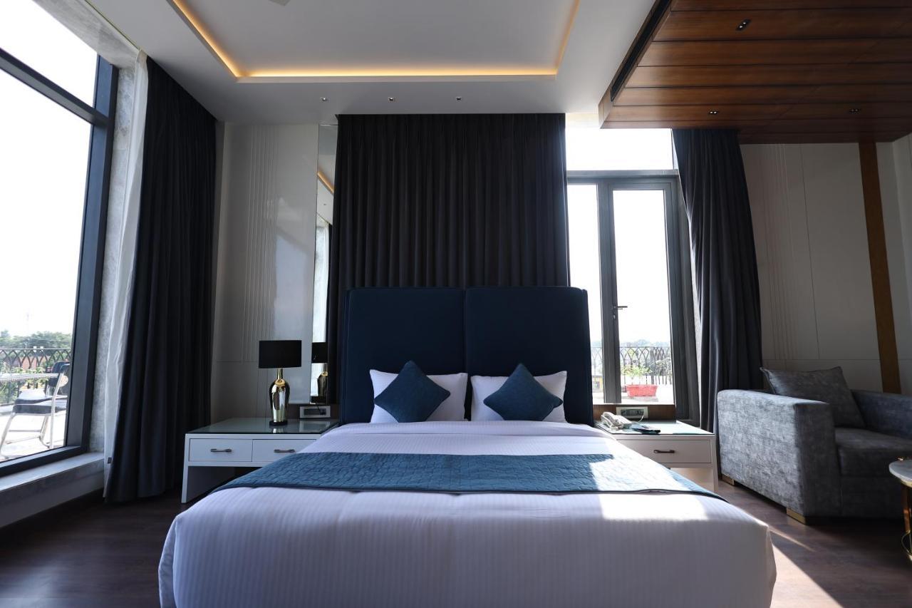 The Ramayana Hotel, Ayodhya Exteriér fotografie