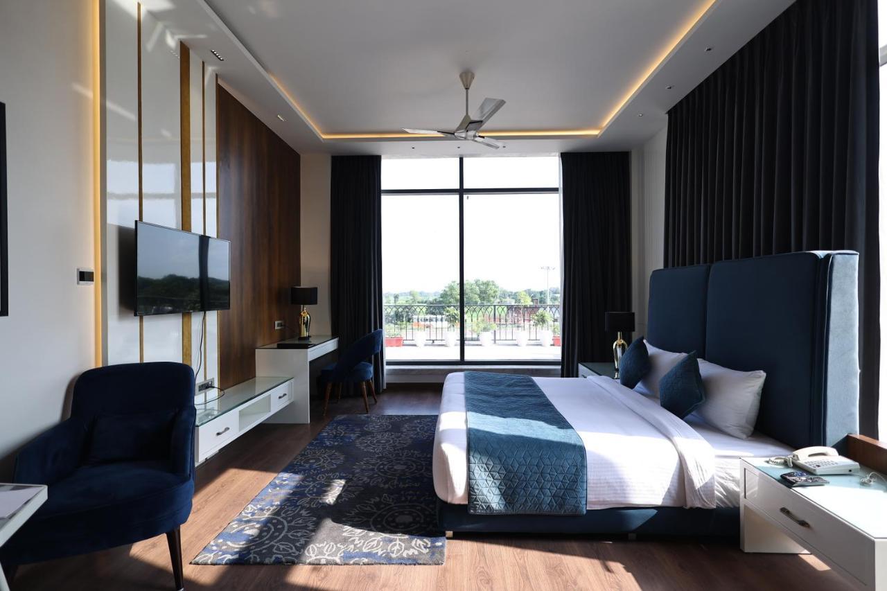 The Ramayana Hotel, Ayodhya Exteriér fotografie