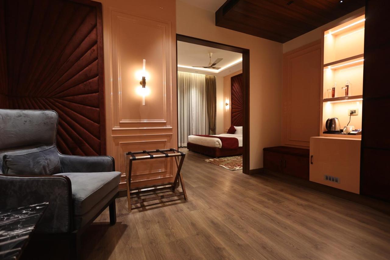 The Ramayana Hotel, Ayodhya Exteriér fotografie