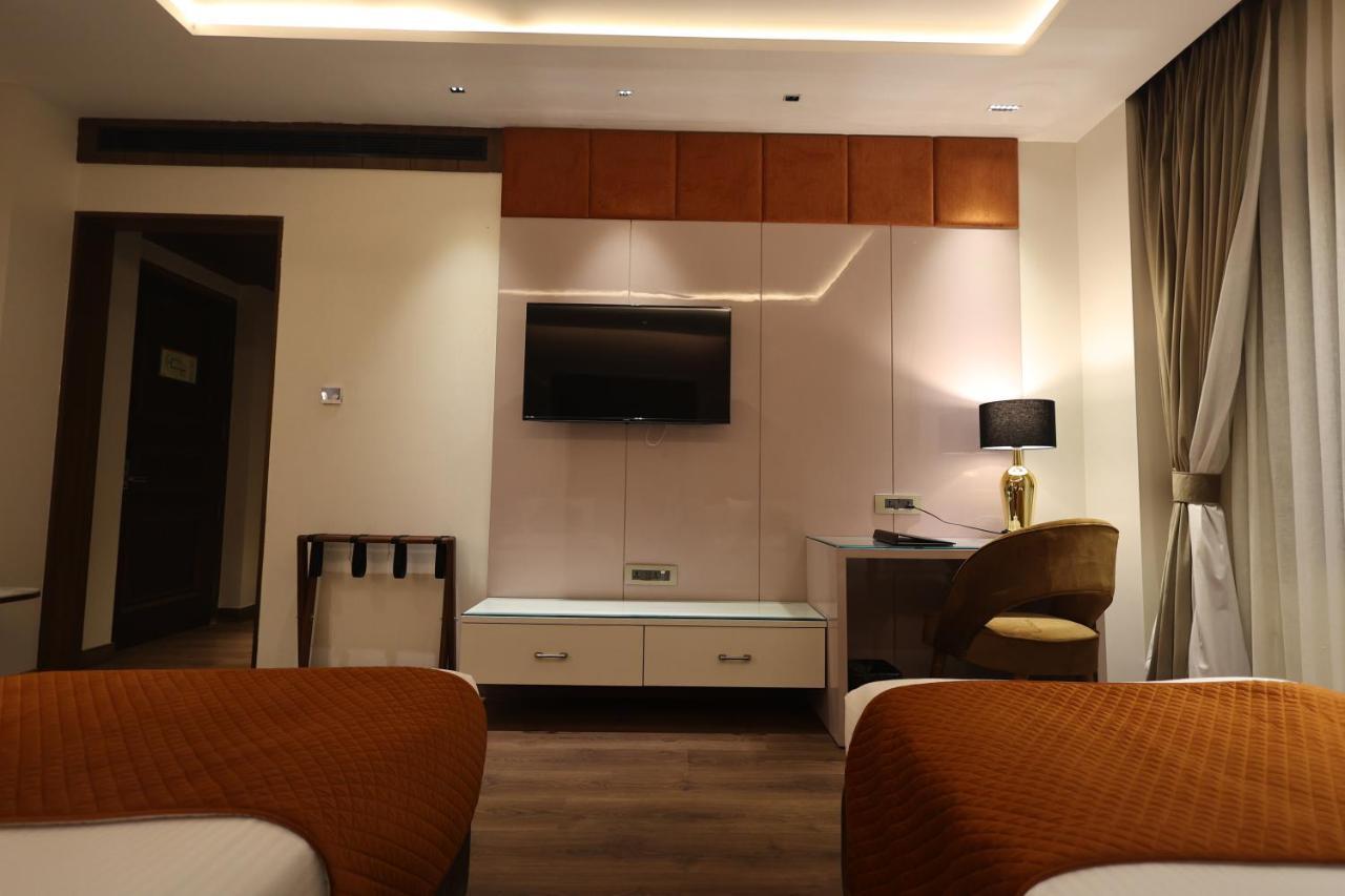 The Ramayana Hotel, Ayodhya Exteriér fotografie