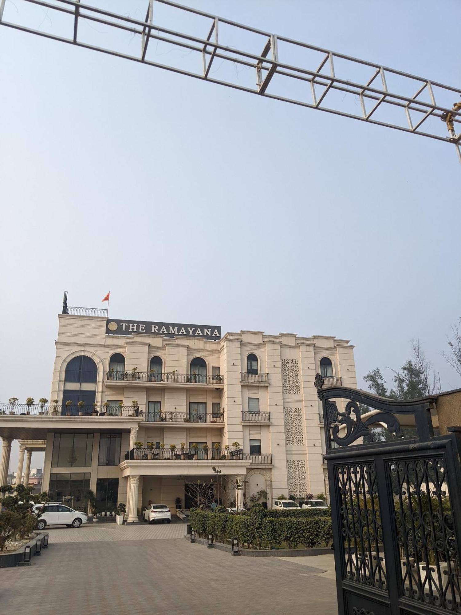 The Ramayana Hotel, Ayodhya Exteriér fotografie
